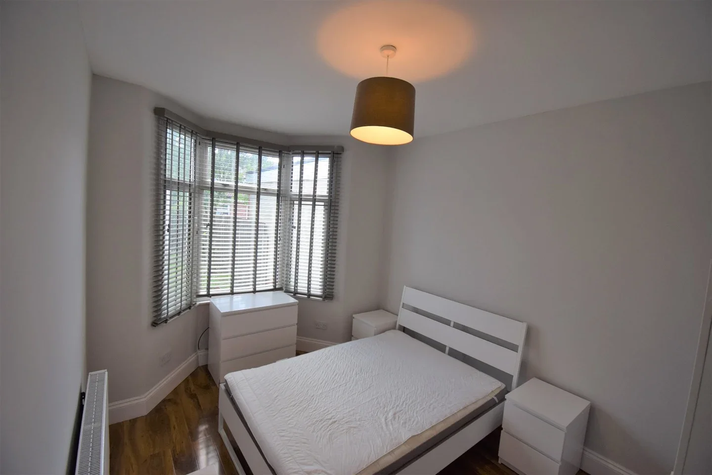 House Mortlake Road in Greater London