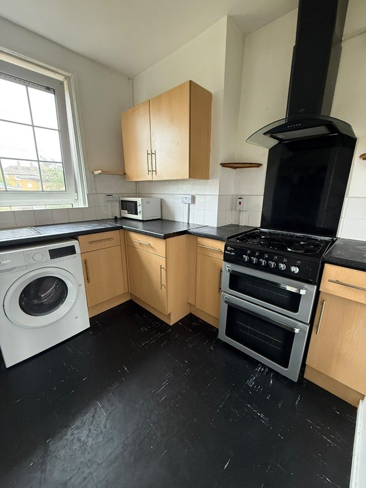 Room Saltwell Street in Greater London