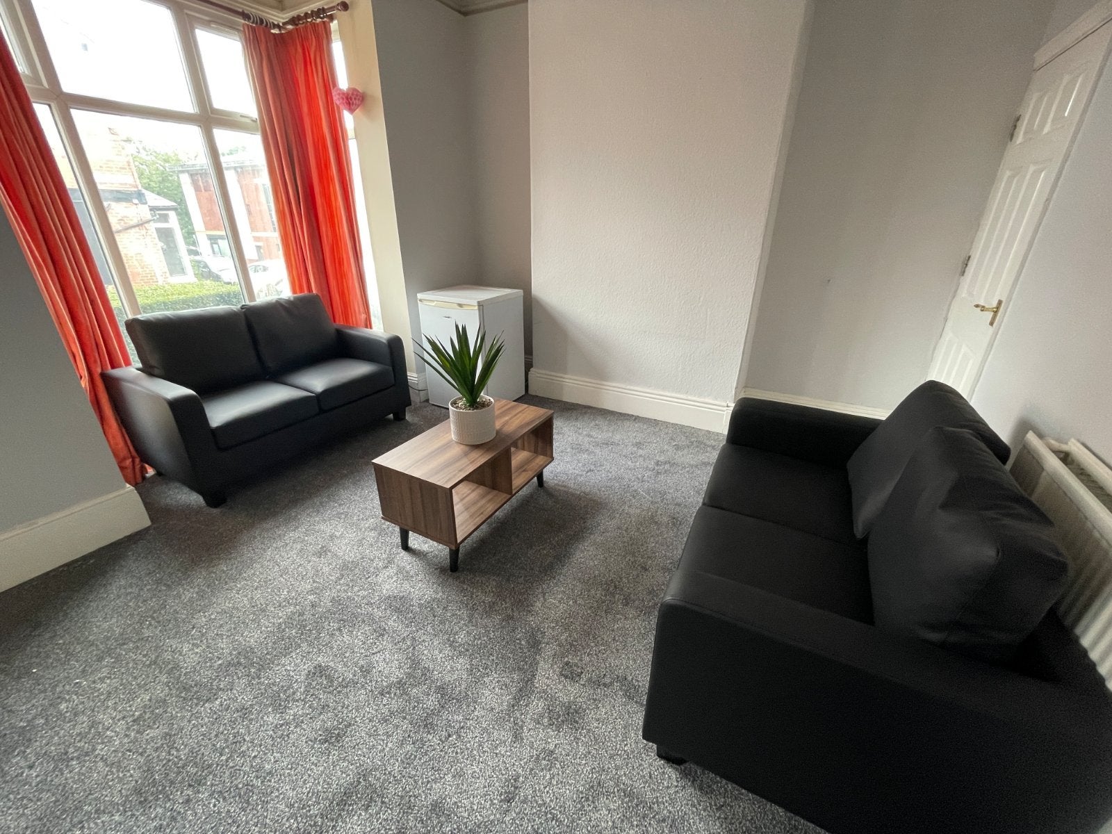 House Trelawn Terrace in Leeds
