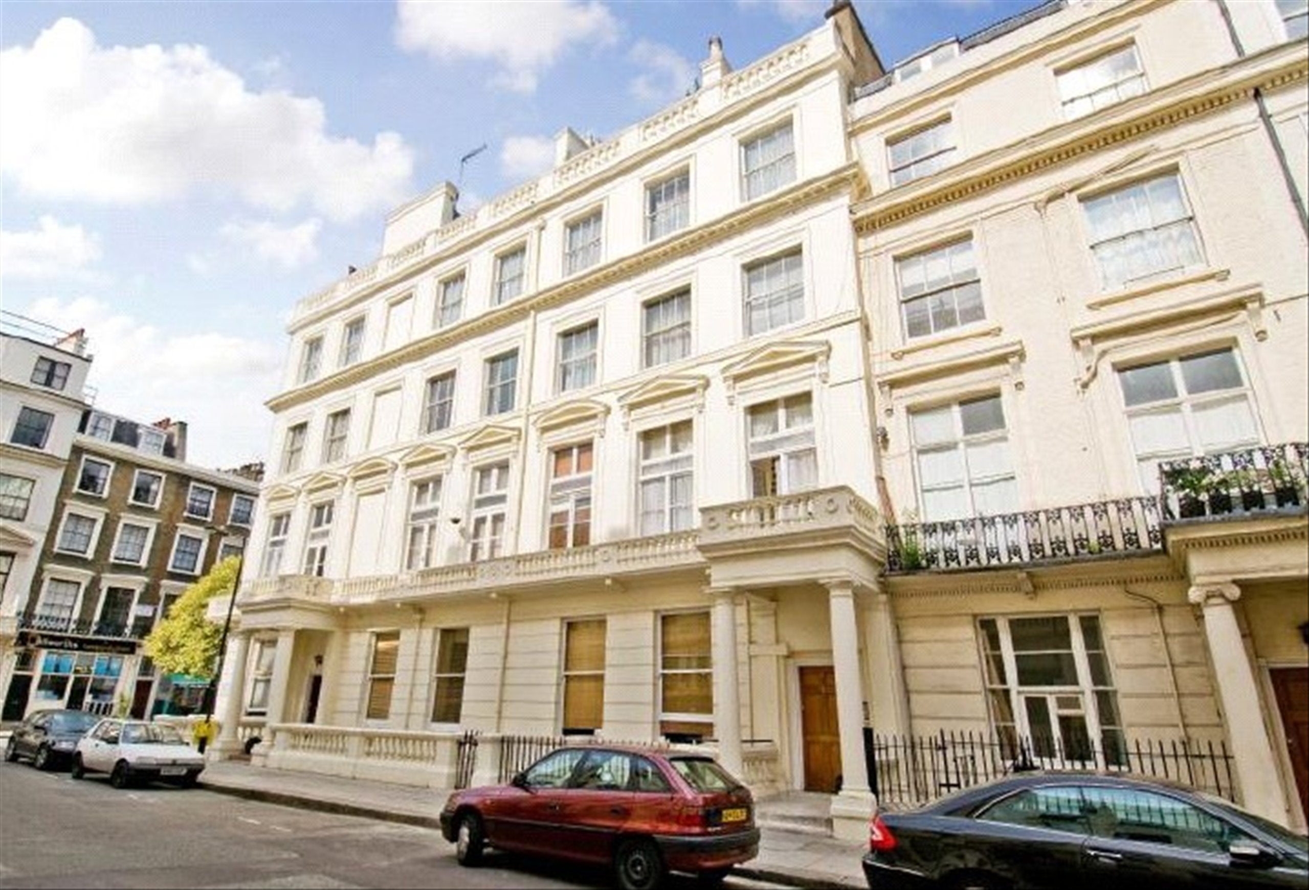 Flat Devonshire Terrace in City of Westminster