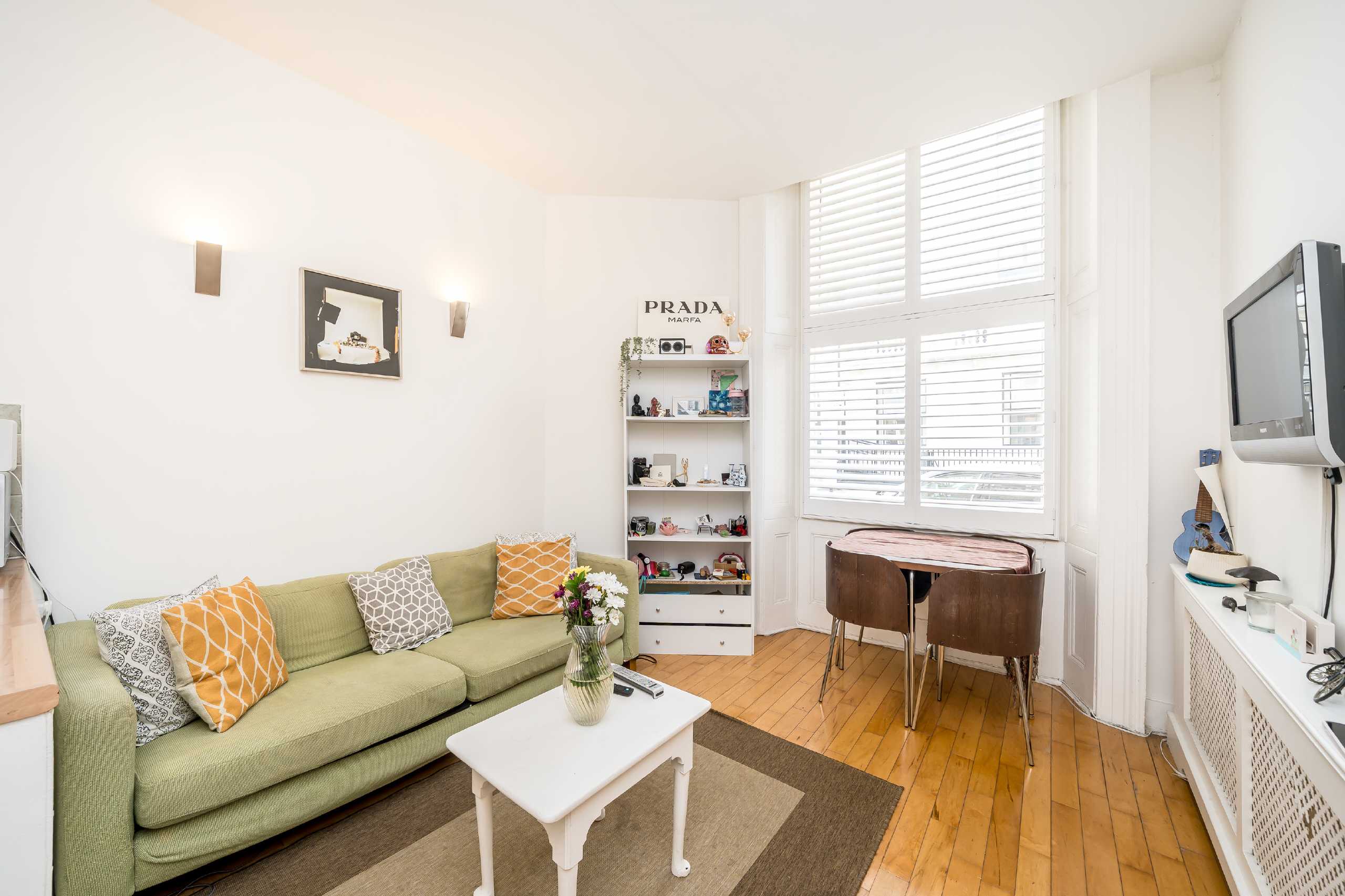 Flat Devonshire Terrace in City of Westminster