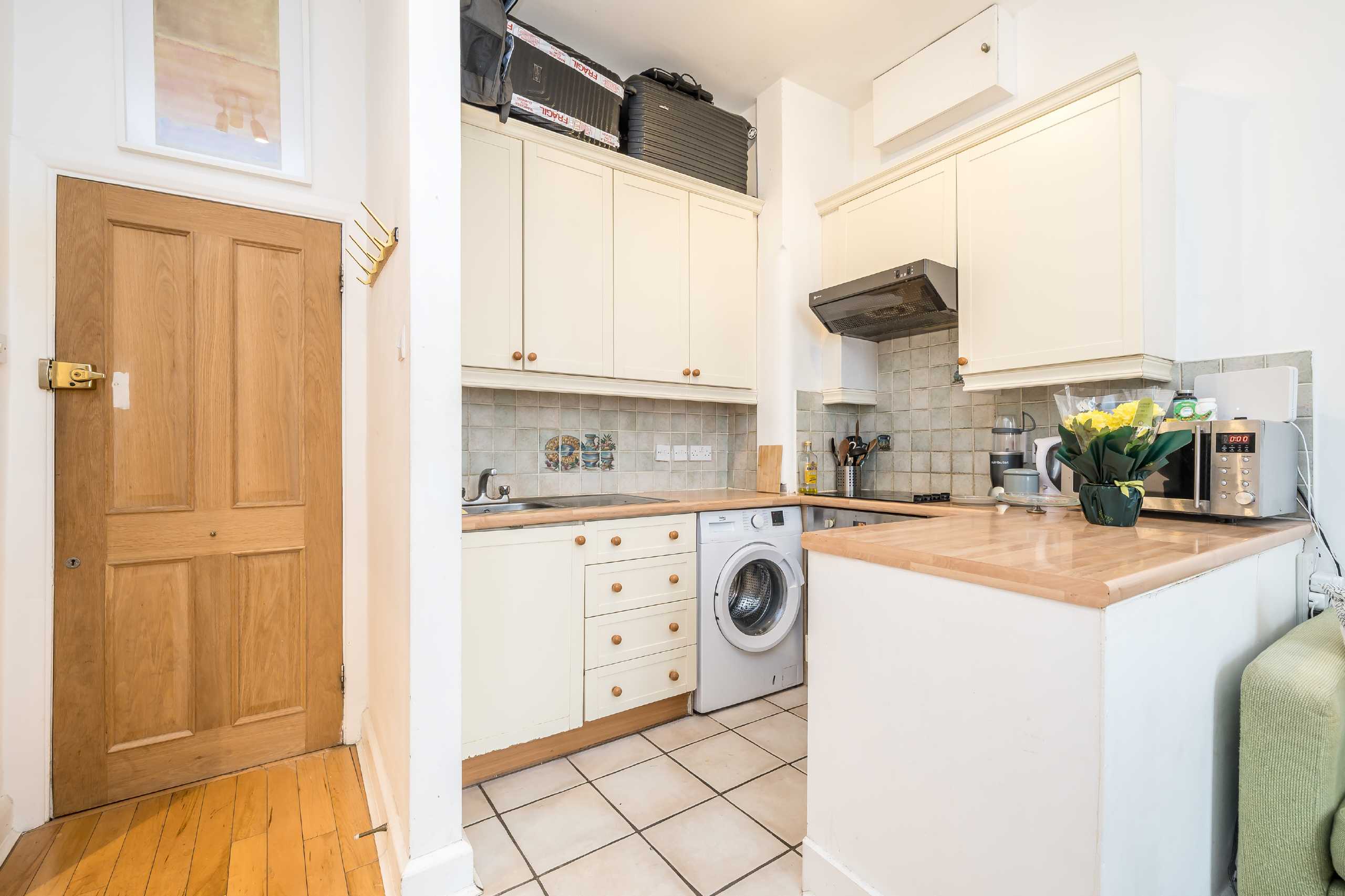 Flat Devonshire Terrace in City of Westminster