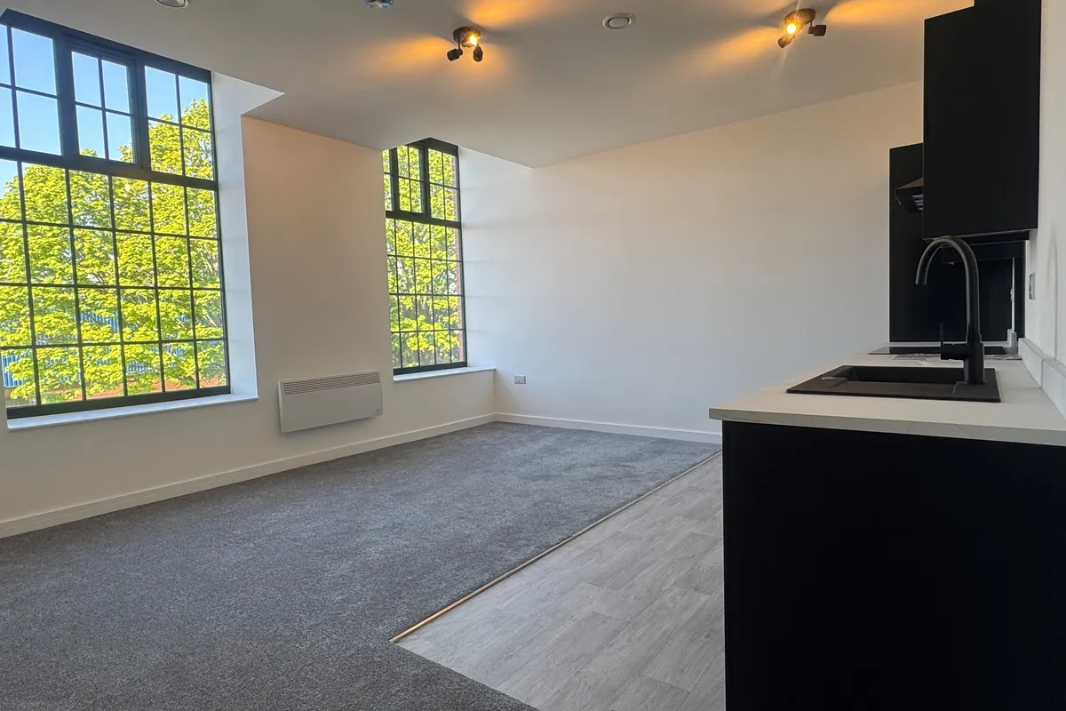 Flat Huxley Close in Derby