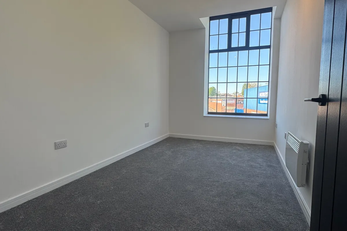 Flat Huxley Close in Derby