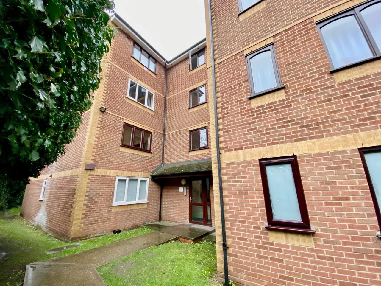 Flat Jack Clow Road in Greater London