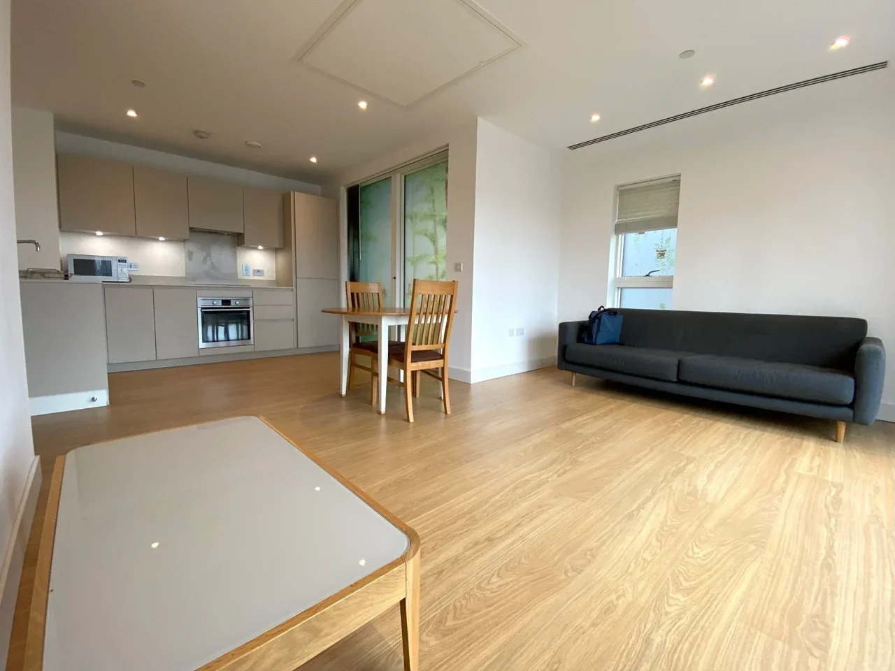 Flat Cherry Orchard Road in Greater London