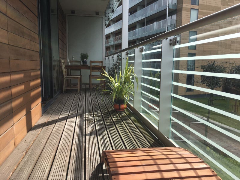 Flat Kelso Place in Manchester