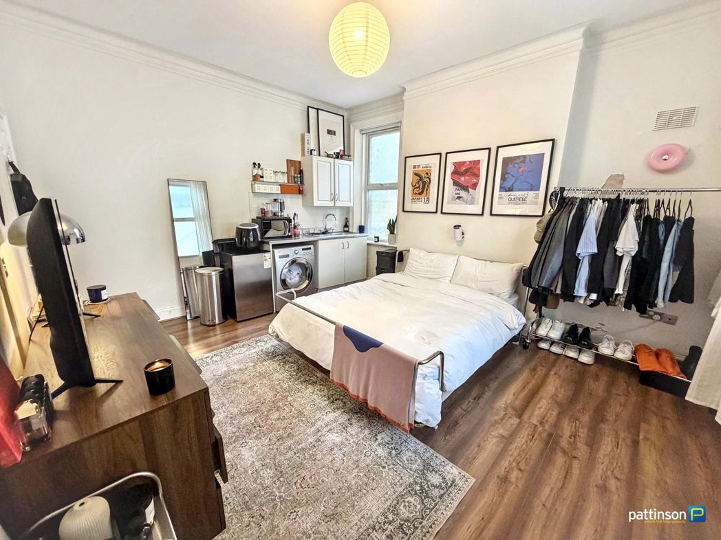 Flat Ridgewood Crescent in Newcastle upon Tyne