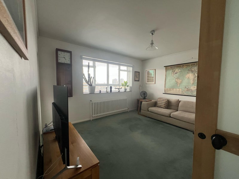 Room Churchill Gardens Road in City of Westminster