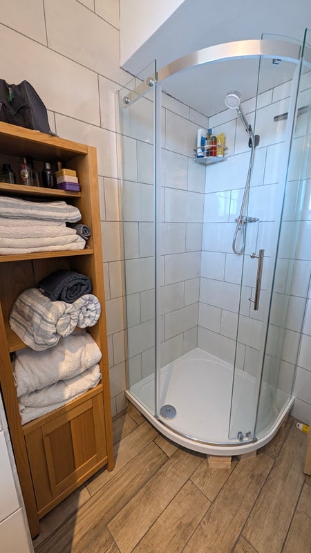 Room Churchill Gardens Road in City of Westminster