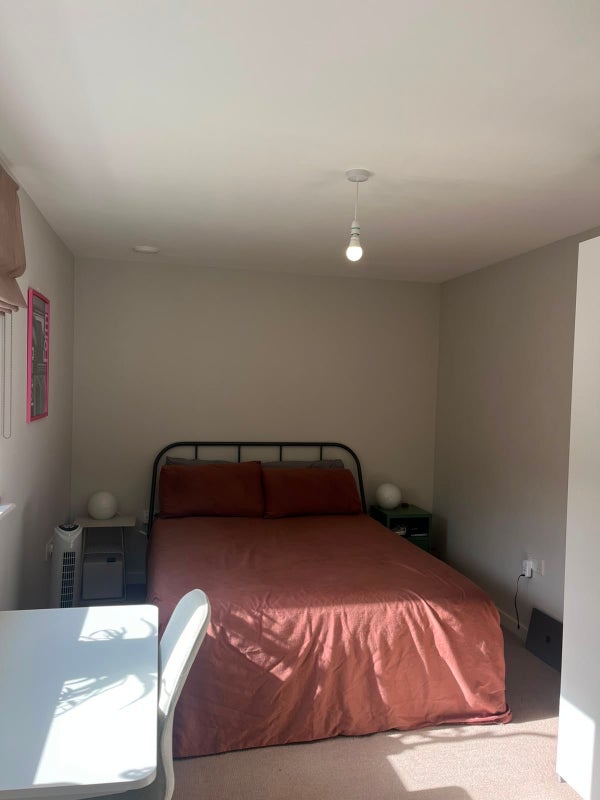 Room William Whiffin Square in Greater London