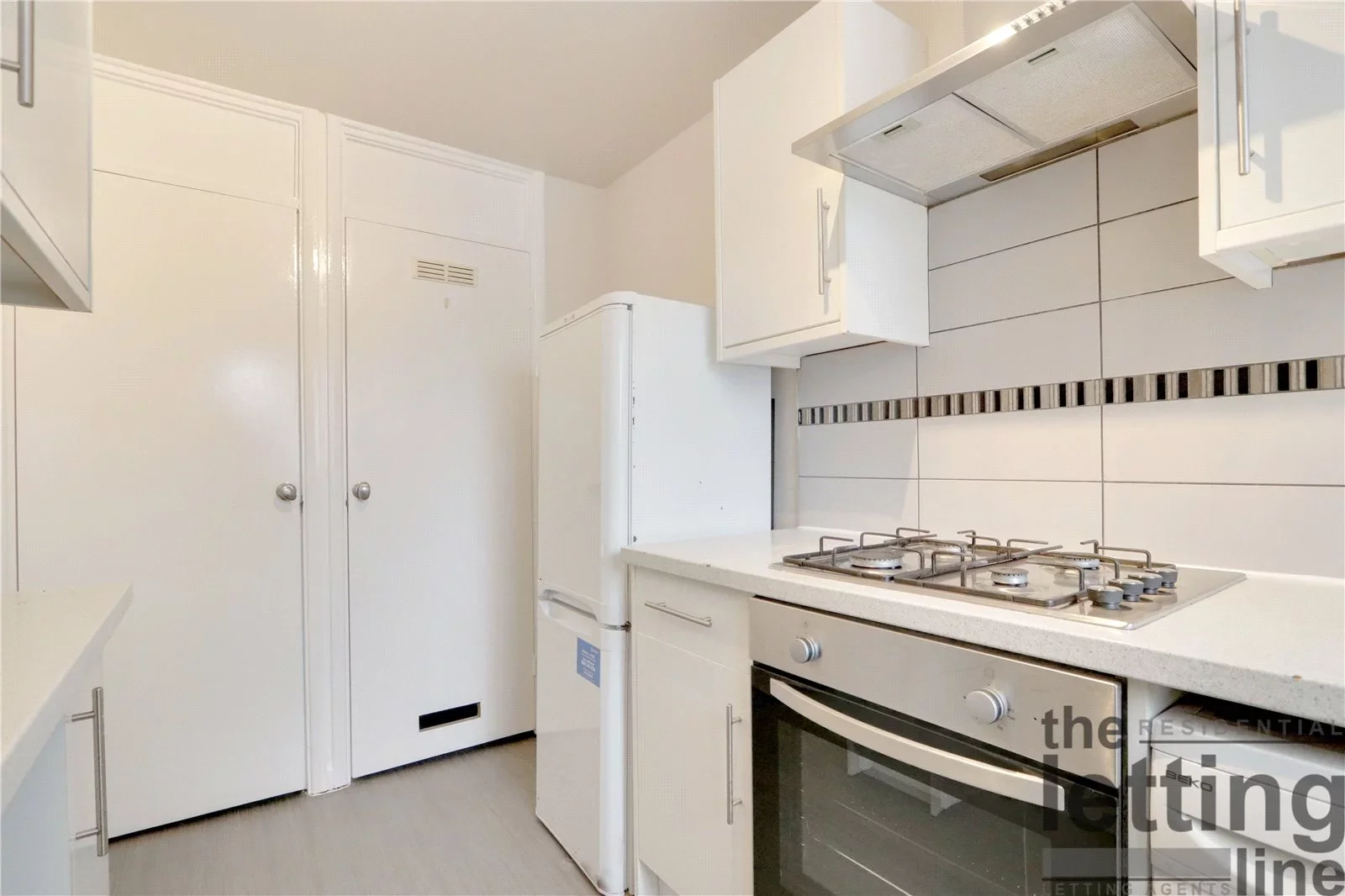 Flat Dunraven Drive in Greater London