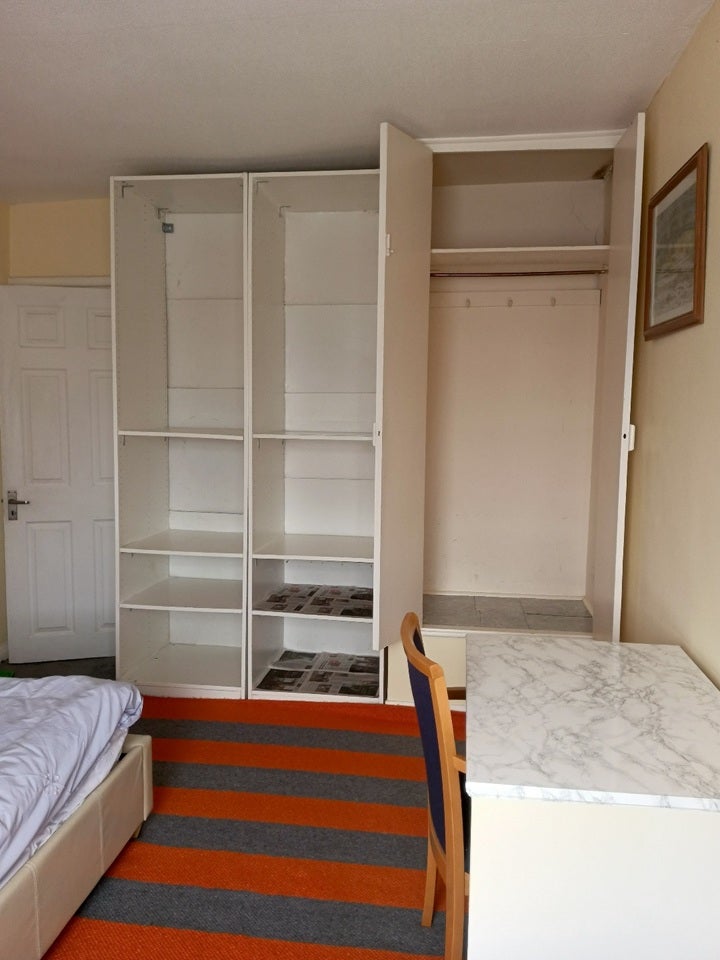 Room Ferryhills Close in Three Rivers