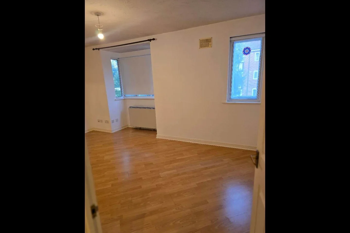 Flat Woodgate Drive in Greater London
