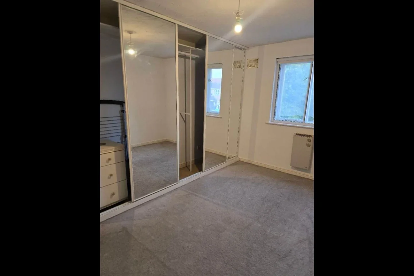 Flat Woodgate Drive in Greater London