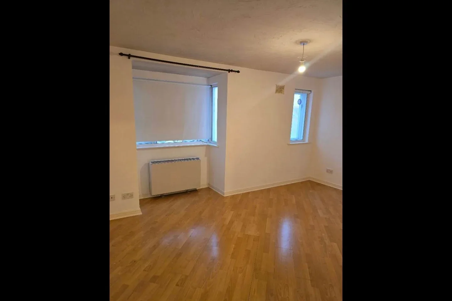 Flat Woodgate Drive in Greater London