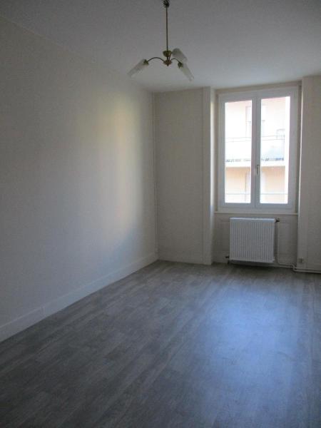 Flat Rue Carnot in Saint-Genest-Lerpt