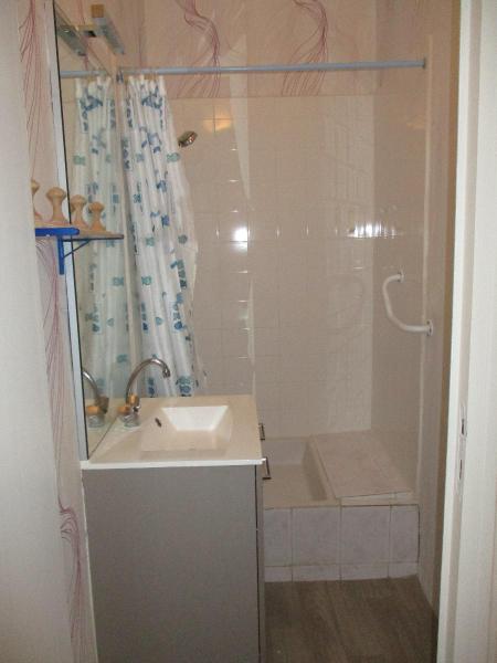 Flat Rue Carnot in Saint-Genest-Lerpt