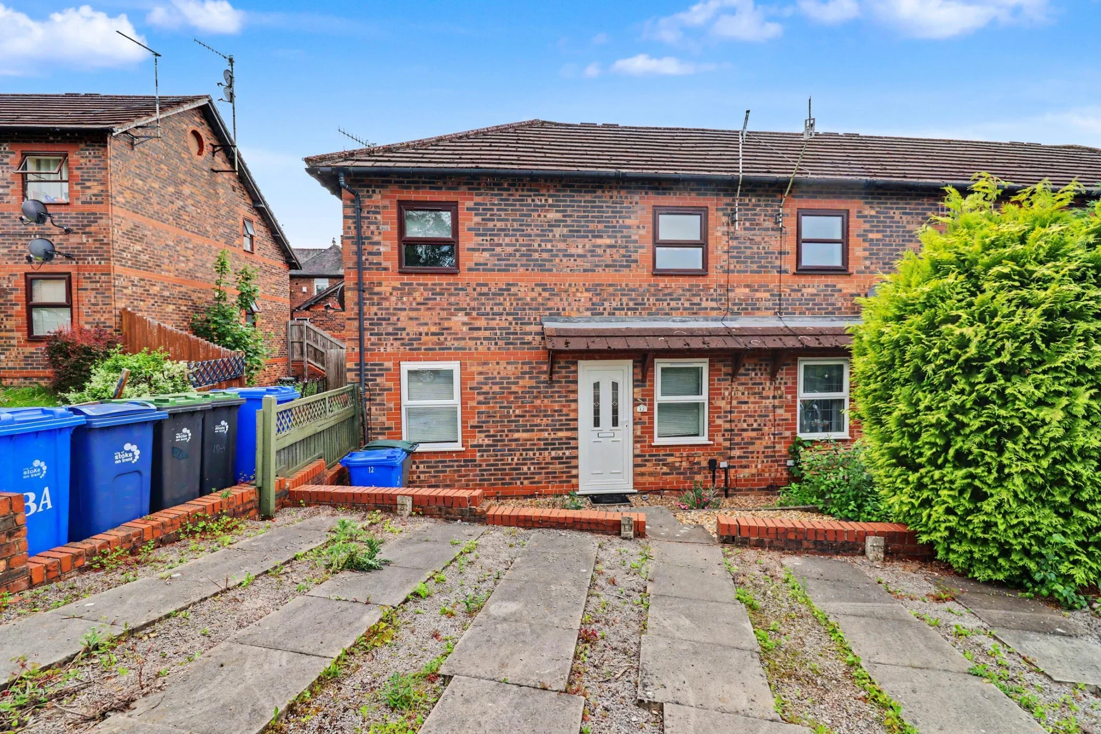 Flat Maryfield Walk in Stoke-on-Trent
