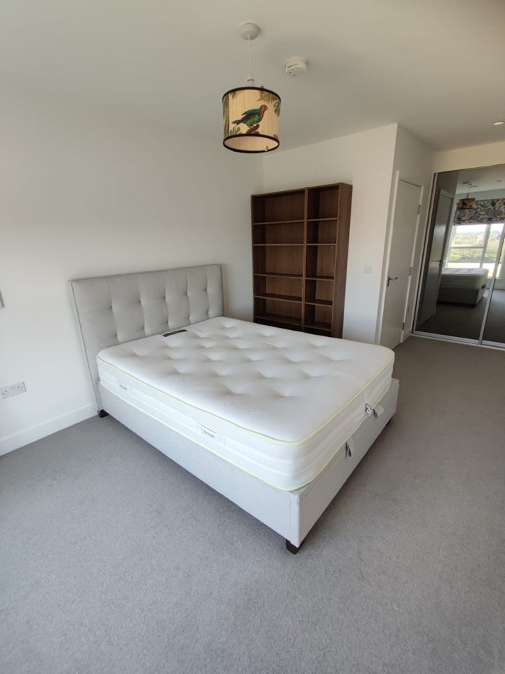 Room Civic Street in Greater London