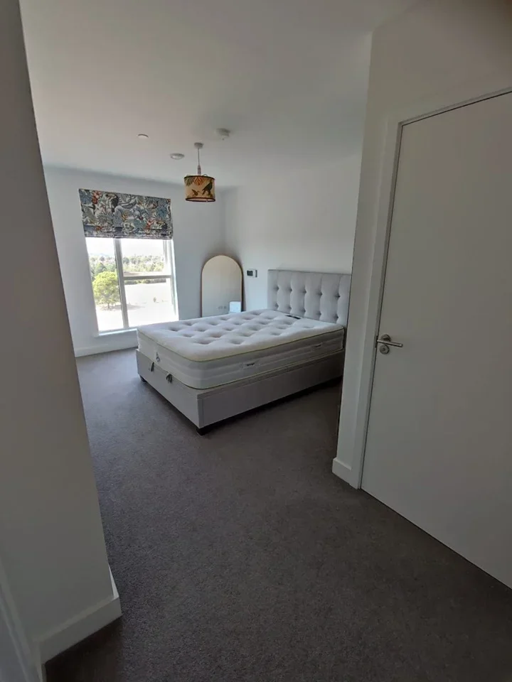 Room Civic Street in Greater London