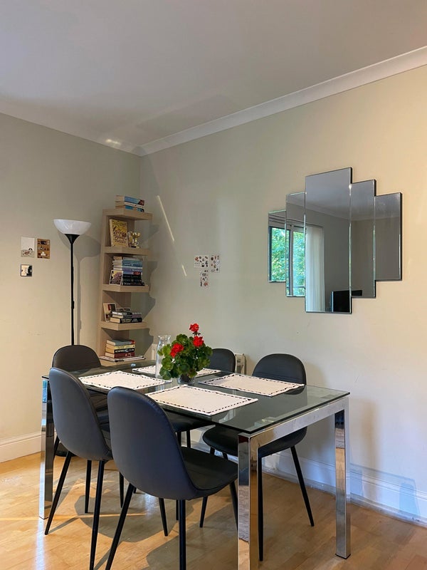 Room George Row in Greater London