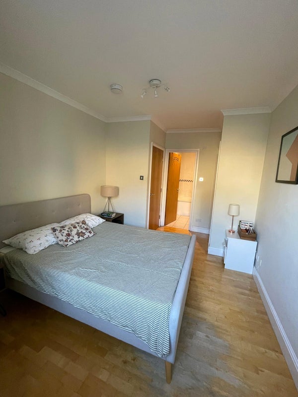Room George Row in Greater London