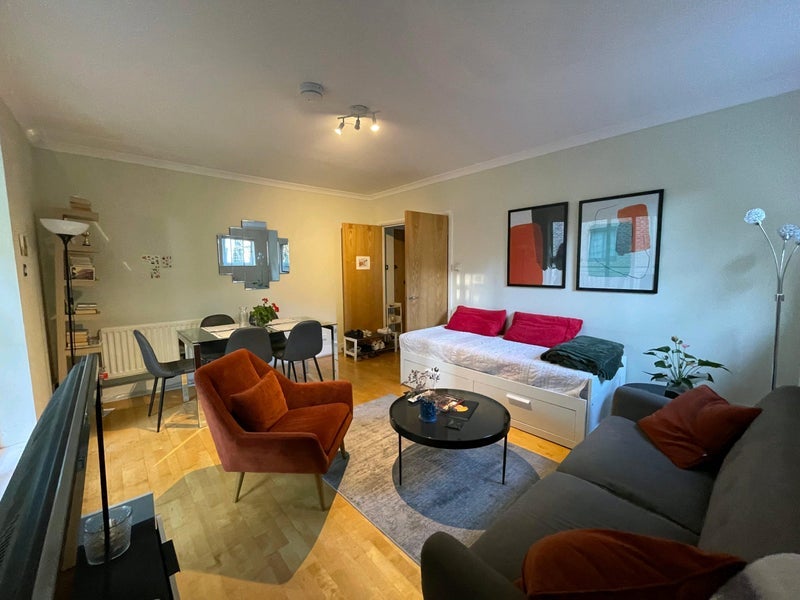 Room George Row in Greater London