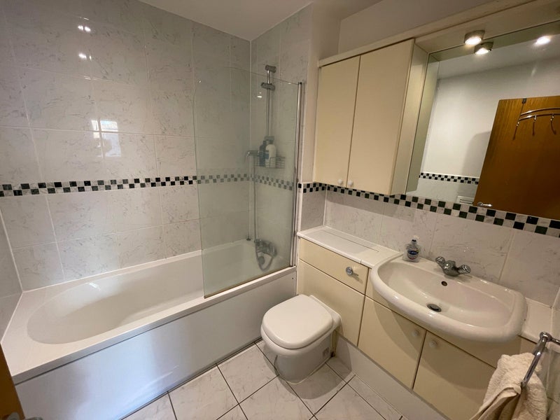 Room George Row in Greater London