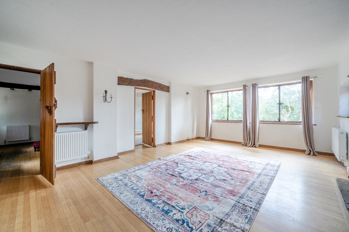 House Latton Close in Elmbridge