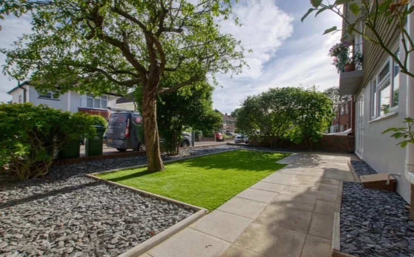 House Moorlands Crescent in Southampton