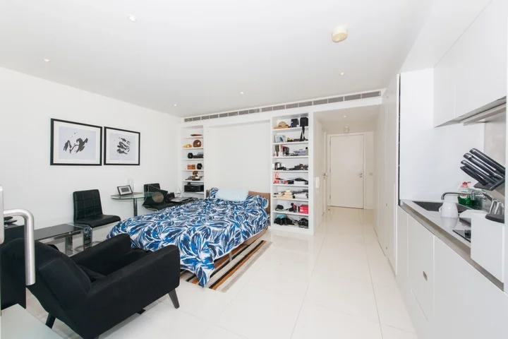 Room Dockyard Lane in Greater London