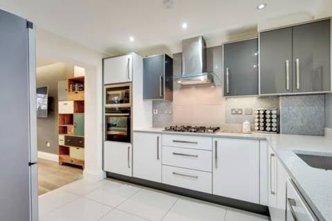 Flat Effra Road in Greater London