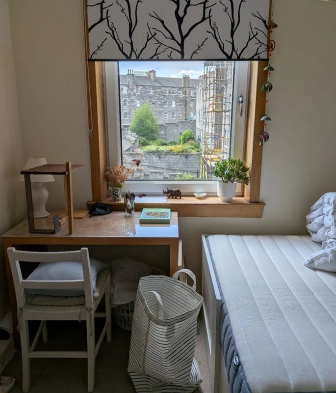 Room Carnegie Court in City of Edinburgh