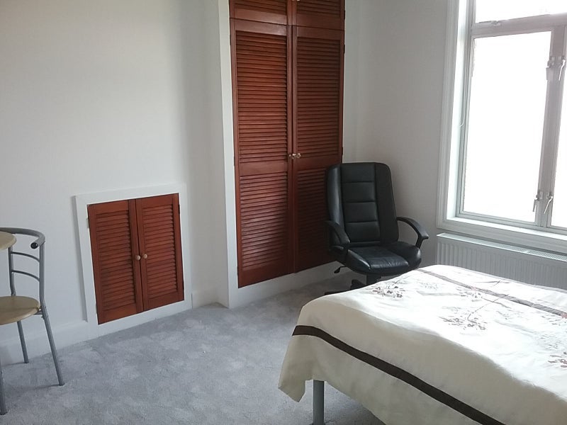 Room Cambridge Grove in Greater London