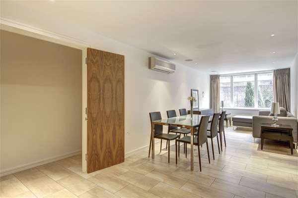 Flat Young Street in Greater London