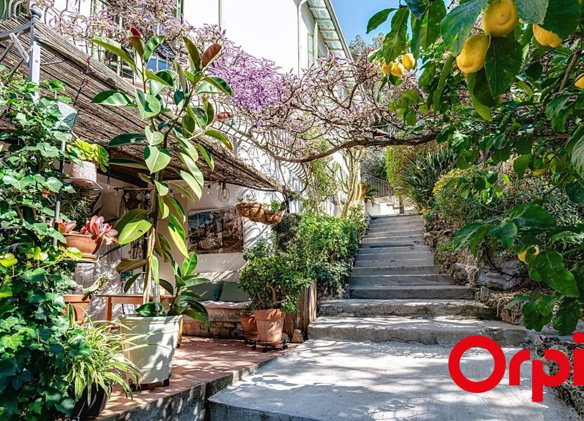 House Avenue du Doyen Lépine in Menton