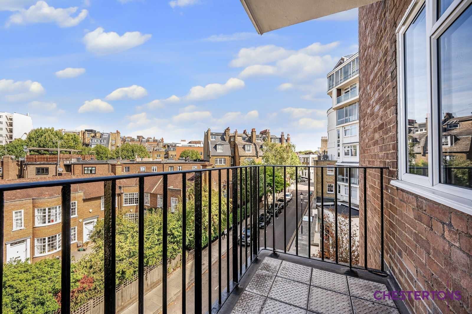 Flat Bywater Street in Greater London