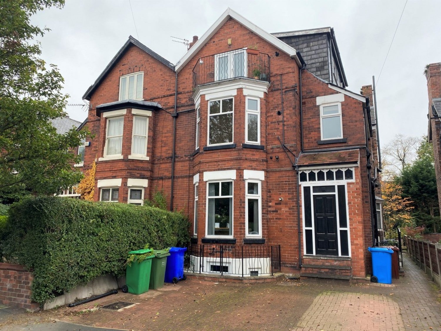Flat Ellesmere Road in Manchester