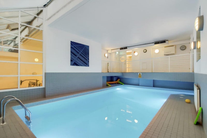 Flat Austin Road in Greater London