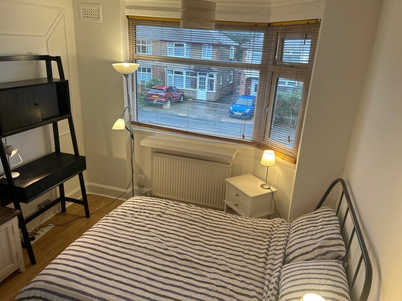 Room Vernon Avenue in Rugby