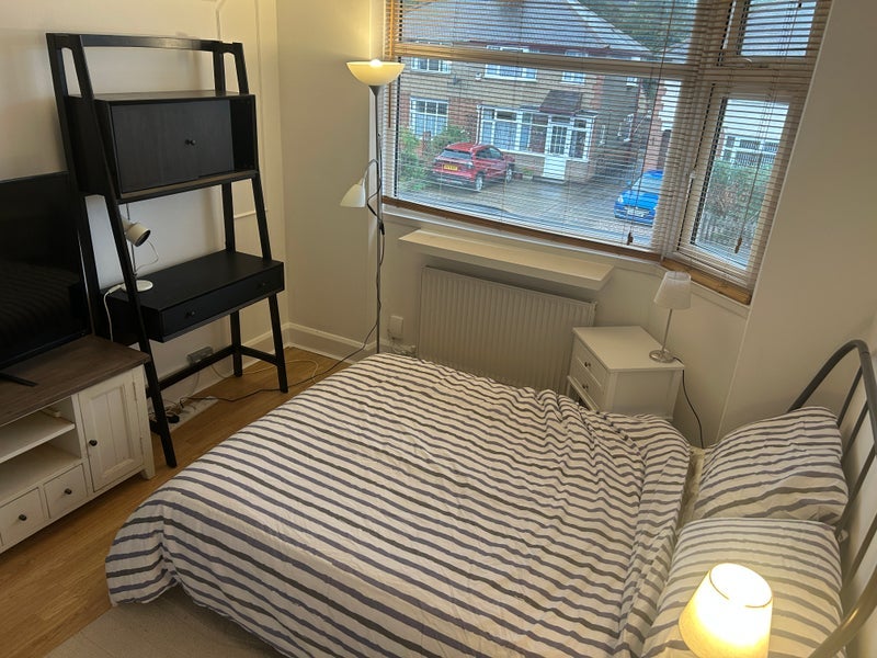 Room Vernon Avenue in Rugby
