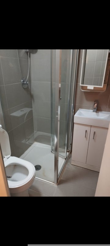 Room Chiswick High Road in Greater London
