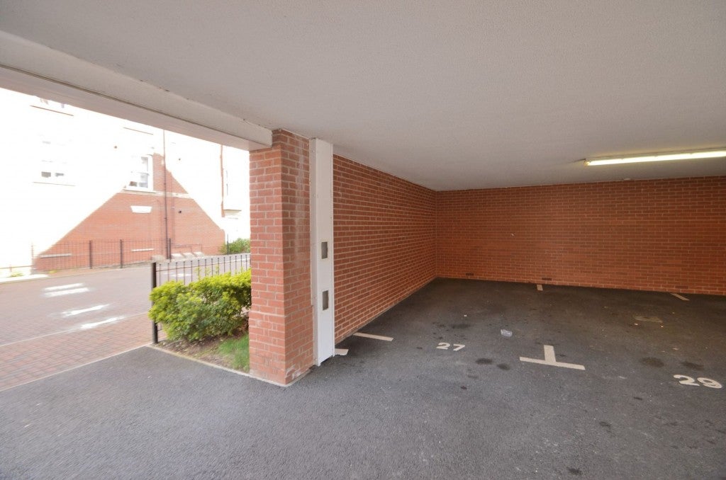 Flat Fletton Dell in Milton Keynes