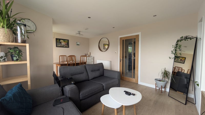 Room Heathcot Avenue in Glasgow