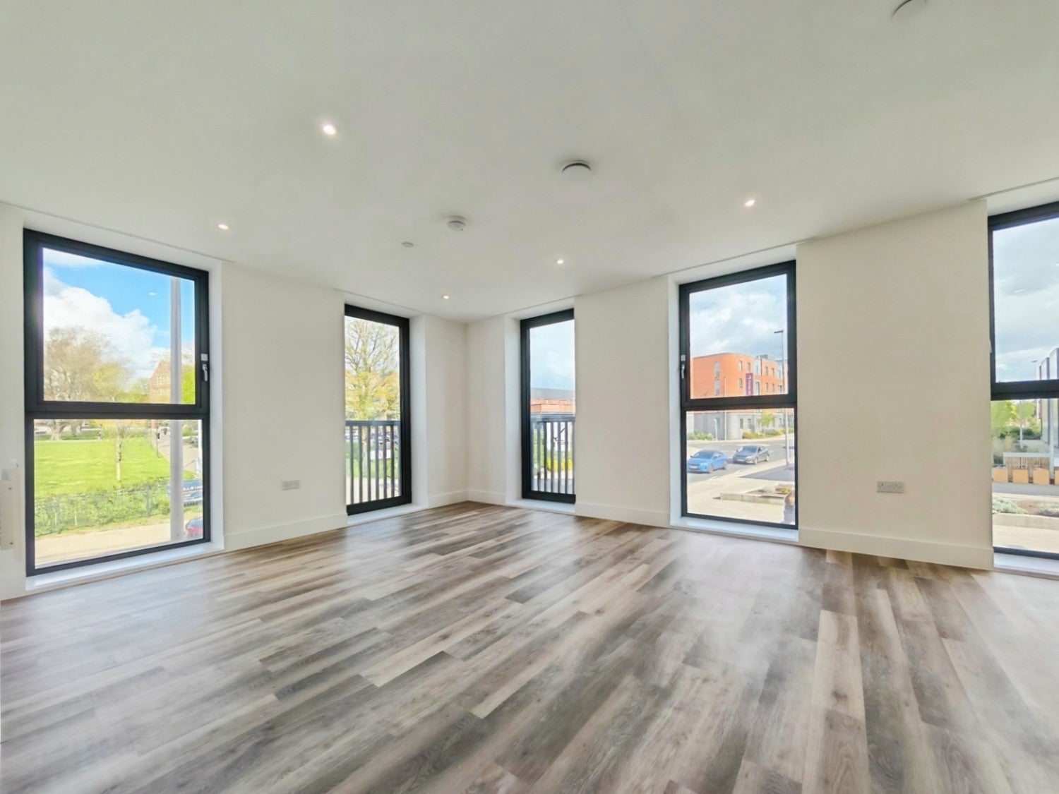 Flat Wellington Road in Wokingham