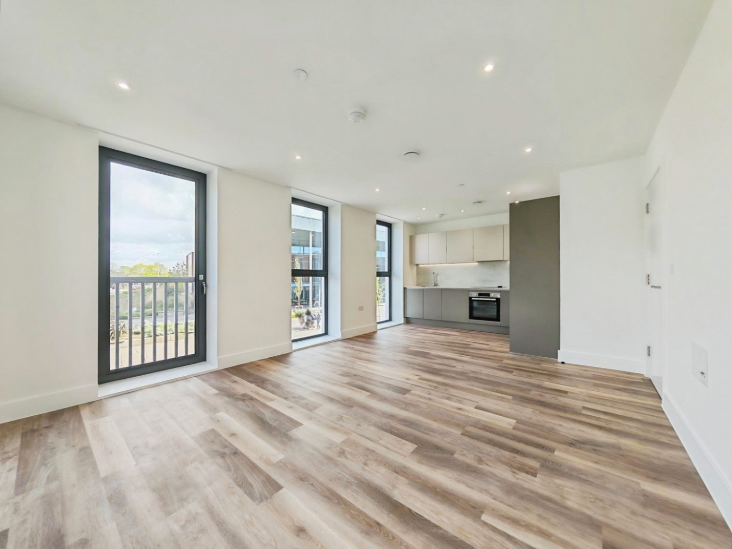 Flat Wellington Road in Wokingham