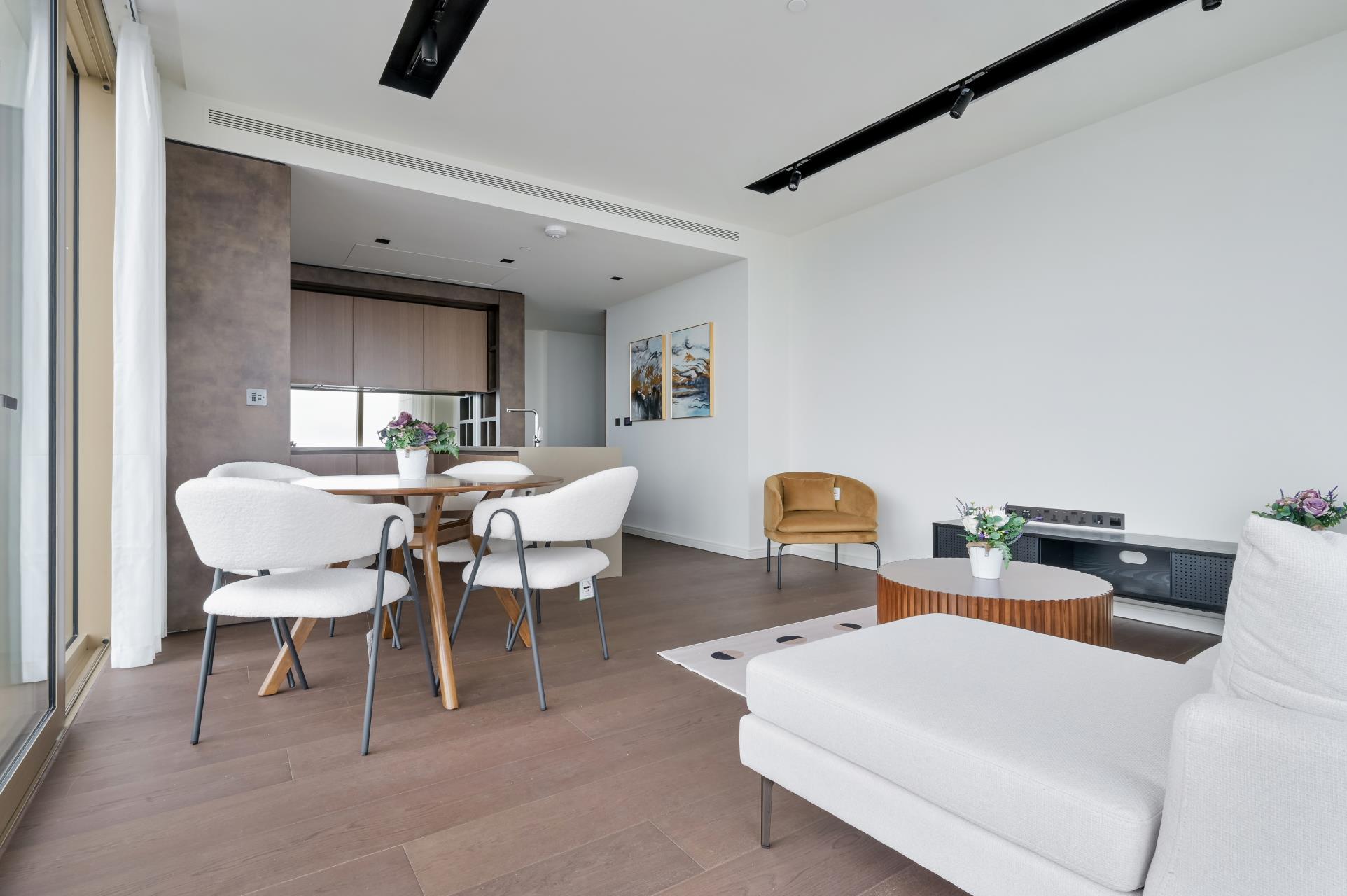 Flat Park Drive in Greater London