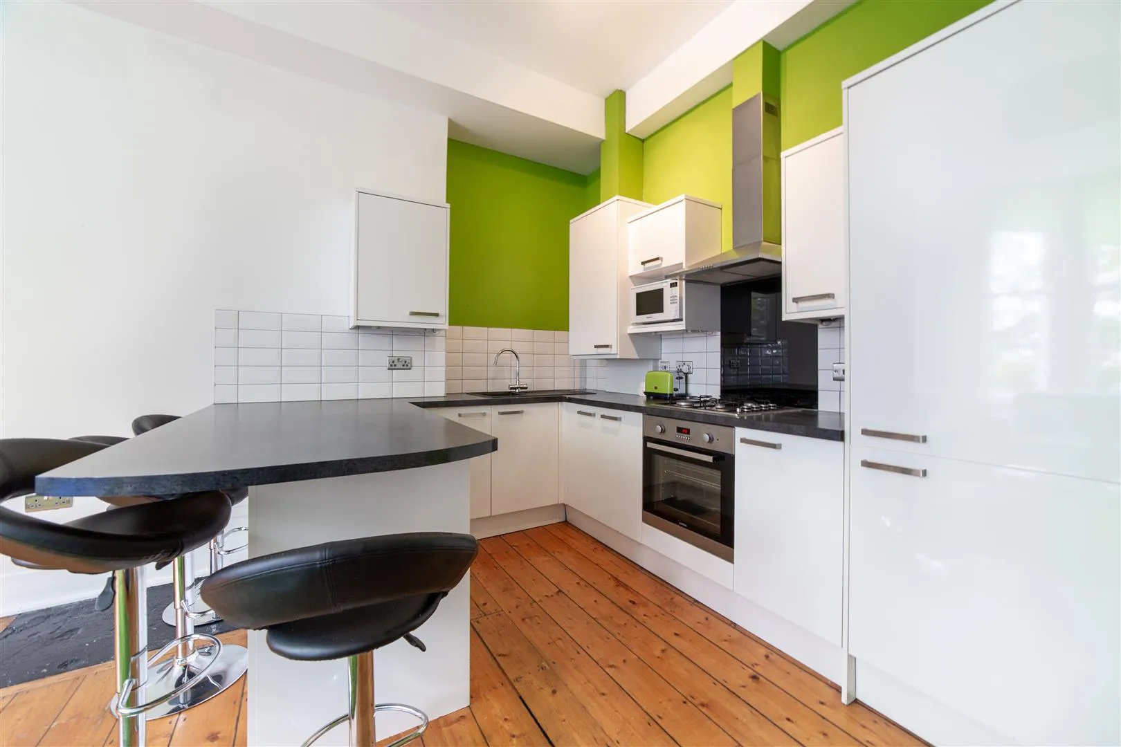 Flat Jesmond Road in Newcastle upon Tyne
