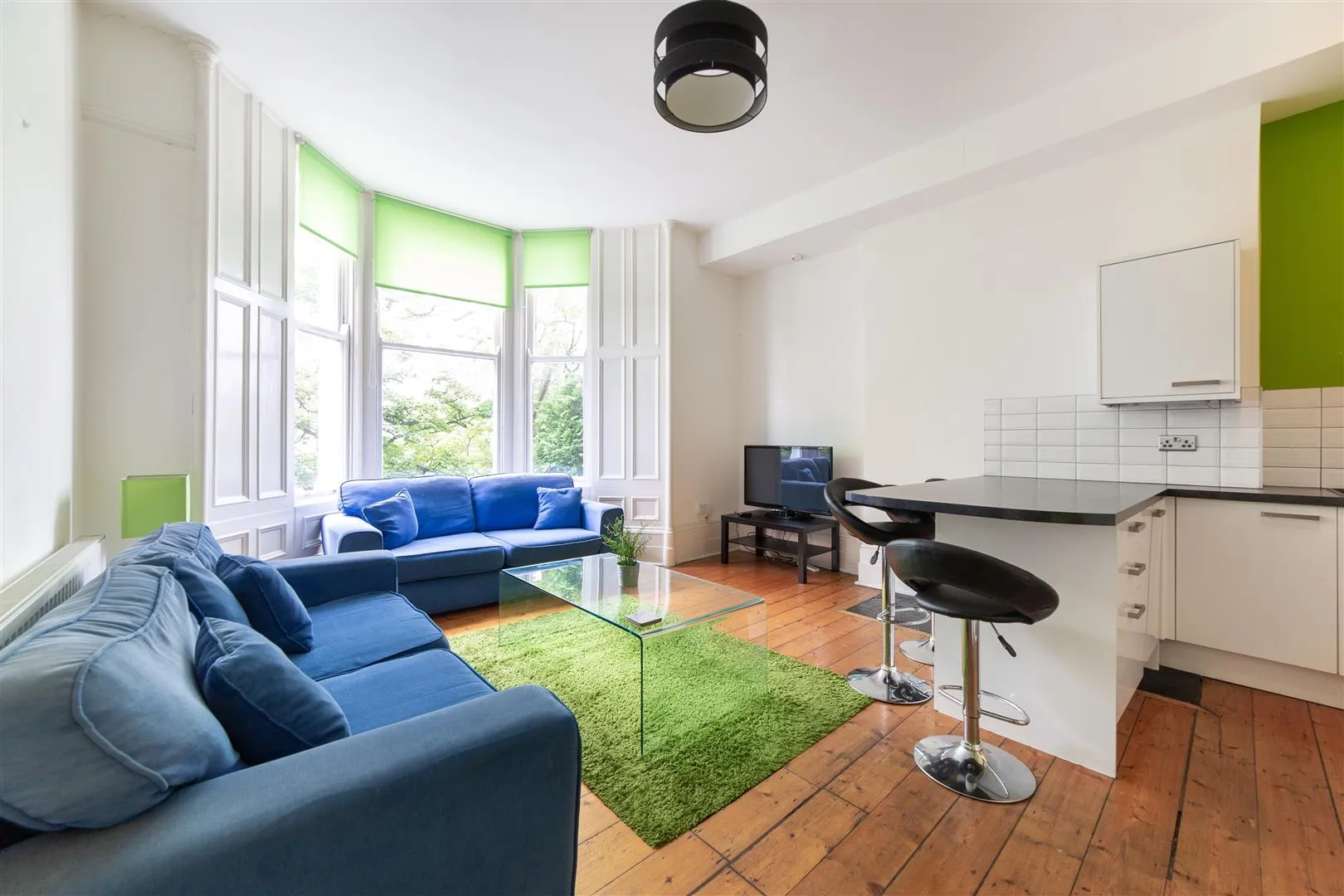 Flat Jesmond Road in Newcastle upon Tyne